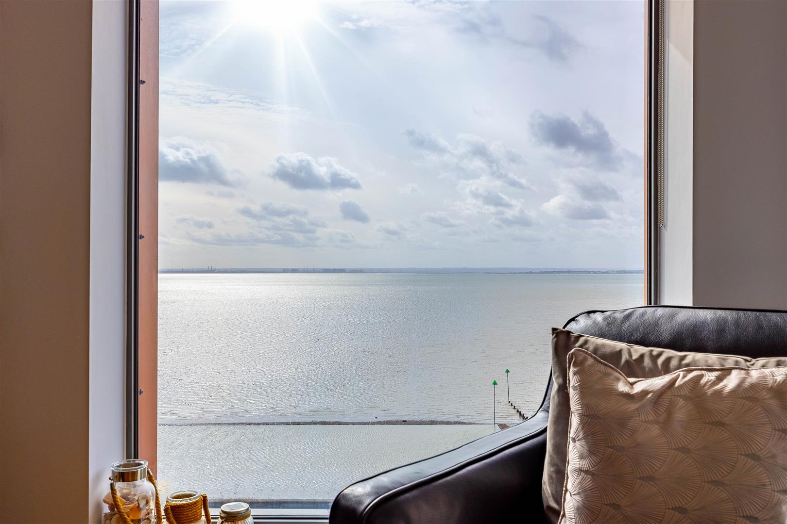 Lounge Views